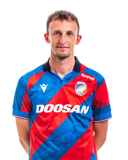 Matěj Valenta #32
