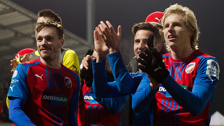 Viktoria vyhrála nad Jabloncem 2:1 a přezimuje na prvním místě Synot ligy!